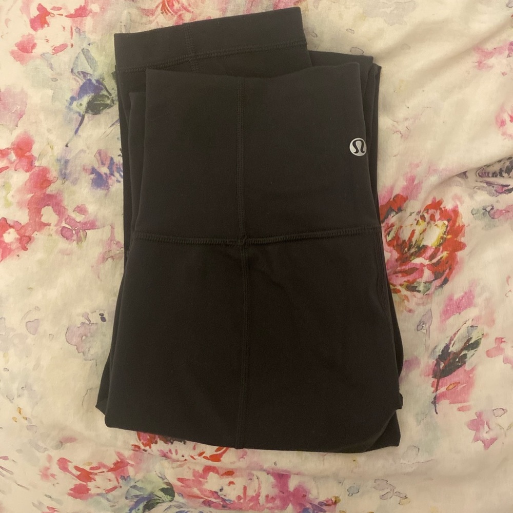 size 4 lululemon groove bootcut legging/yoga pant